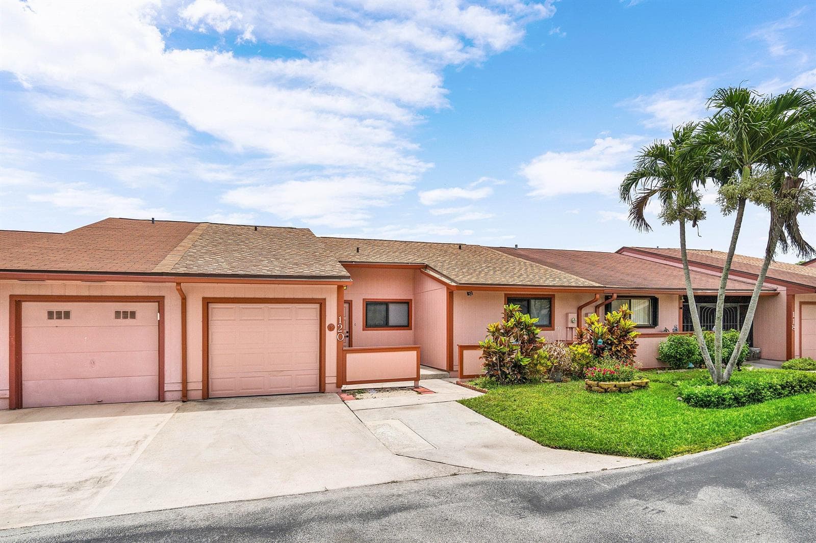 120 Mayfair Lane, Boynton Beach, FL 33426 photo 2