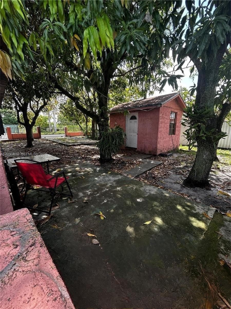 890 E 28th St, Hialeah, FL 33013 photo 3