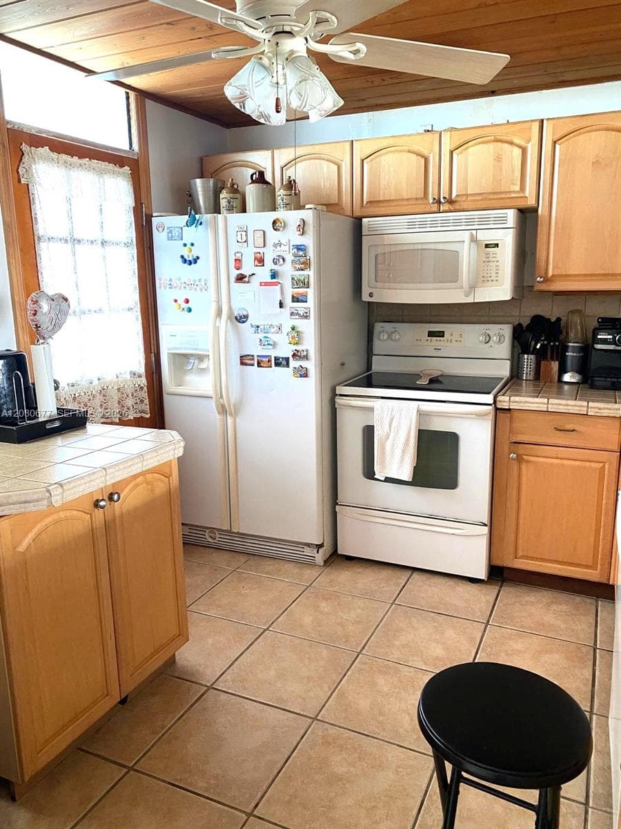 3545 NE 166th St # 908, North Miami Beach, FL 33160 photo 5