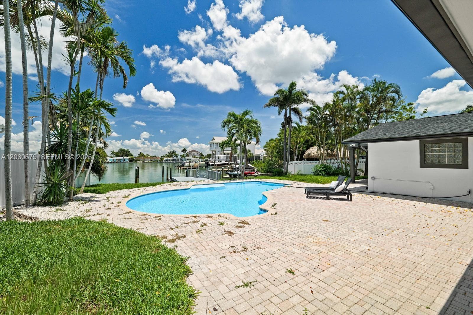 7905 9th AVE S, St Petersburg, FL 33707 photo 4
