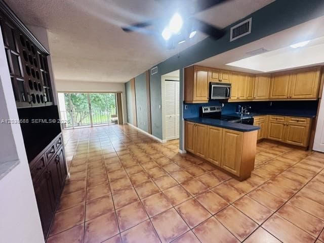 8775 Park Blvd # 309, Miami, FL 33172 photo 5