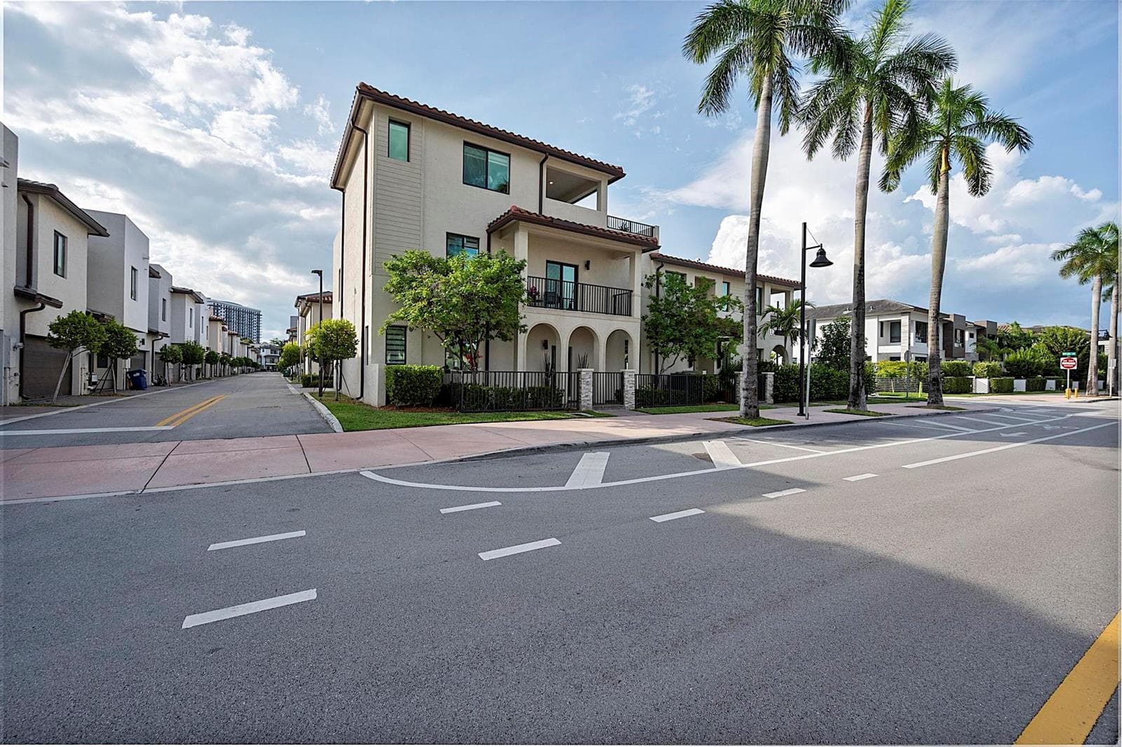 8321 Central Park Boulevard, Doral, FL 33166 photo 4