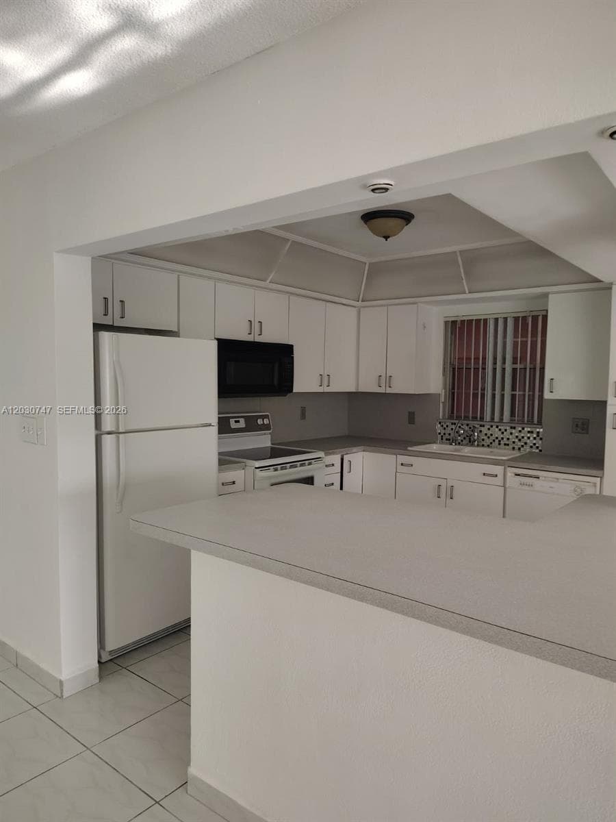 200 NE 12th Ave # 1C, Hallandale Beach, FL 33009 photo 2