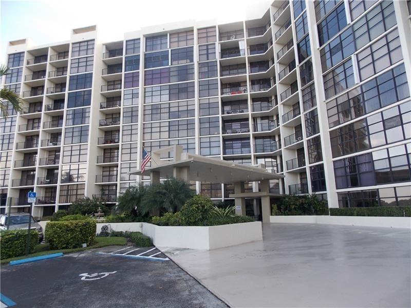600 Parkview Drive # 531, Hallandale Beach, FL 33009 photo 2