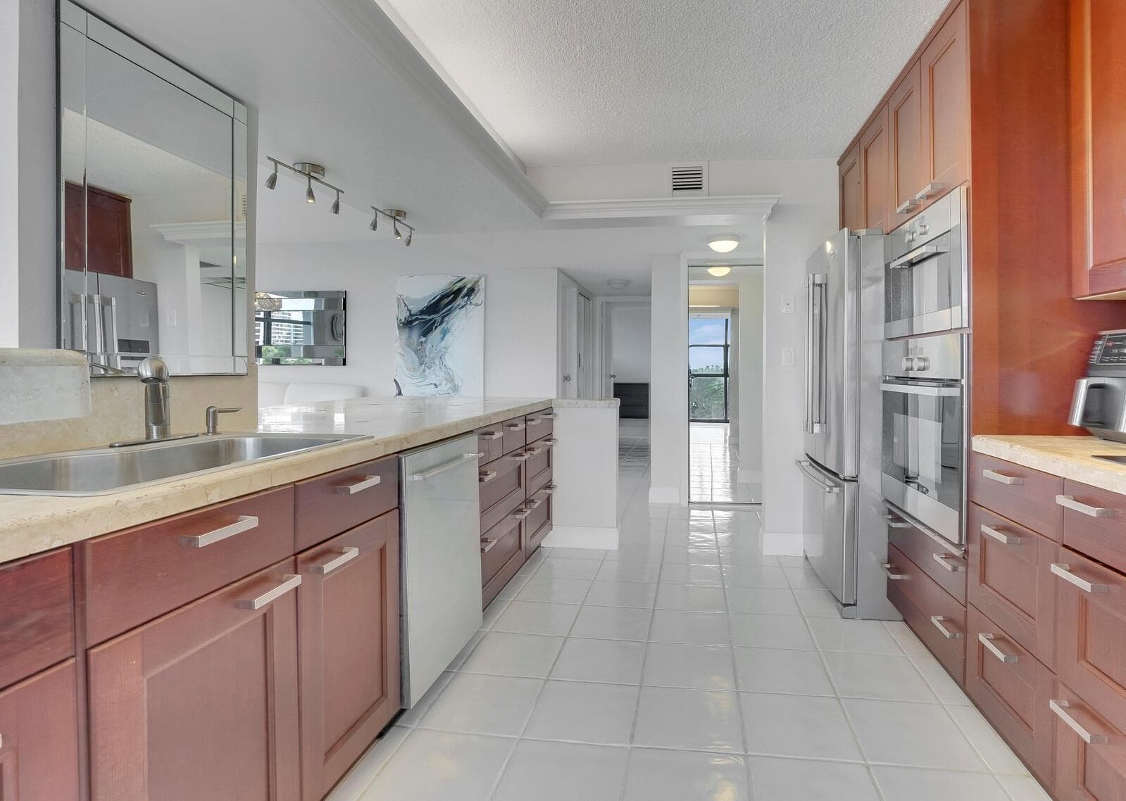 600 Parkview Drive # 531, Hallandale Beach, FL 33009 photo 5