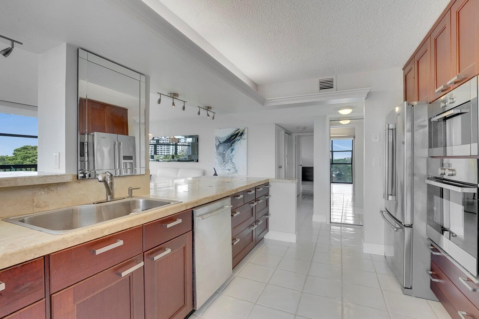 600 Parkview Drive # 531, Hallandale Beach, FL 33009 photo 4