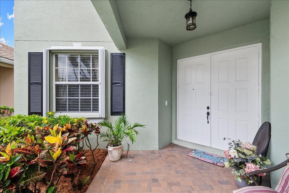 135 Hamilton Terrace, West Palm Beach, FL 33414 photo 3