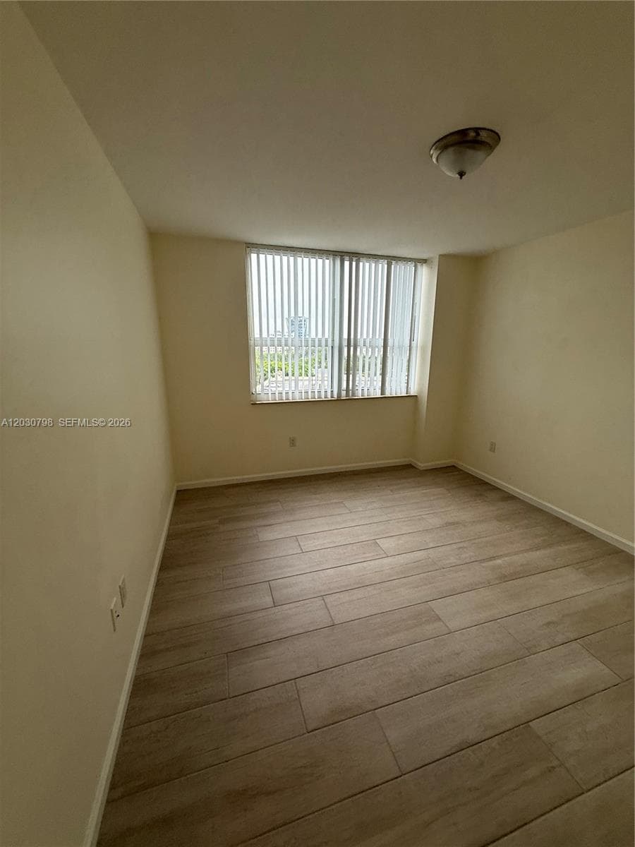 19501 W Country Club Dr # 809, Aventura, FL 33180 photo 5