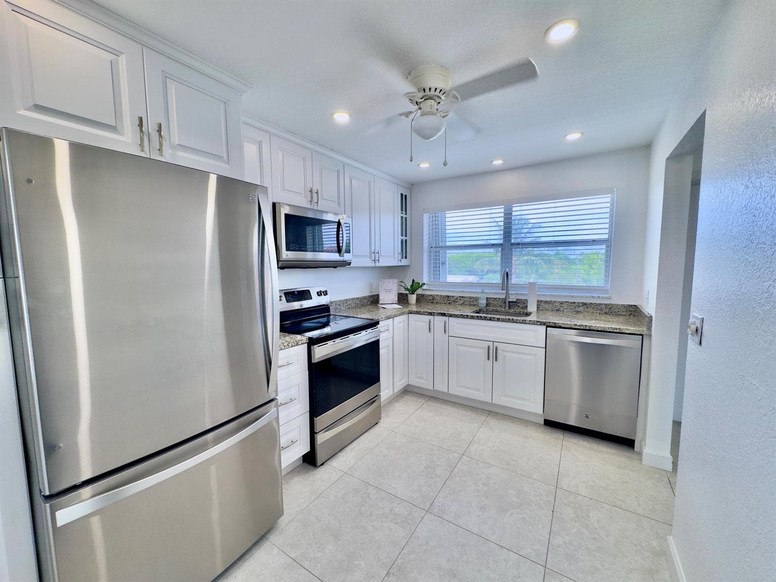 2016 S Federal Highway # 404, Boynton Beach, FL 33435 photo 2