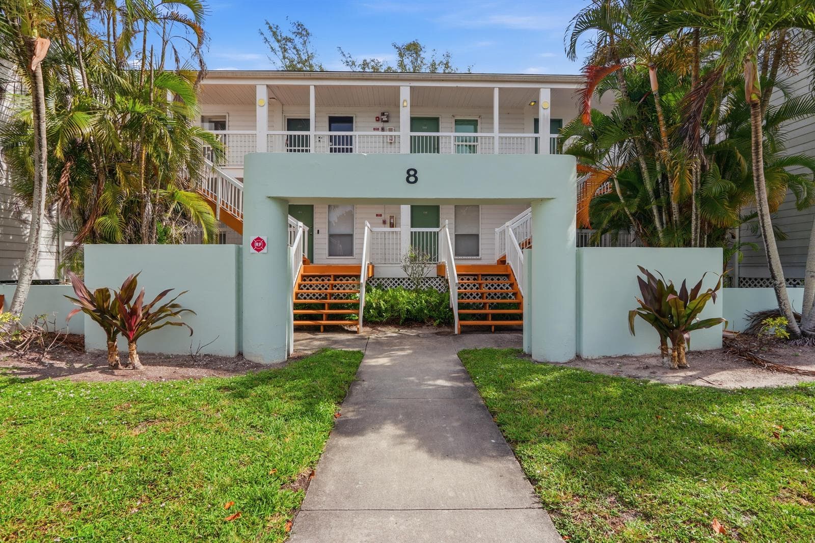 250 Cypress Point Drive, Palm Beach Gardens, FL 33418 photo 2