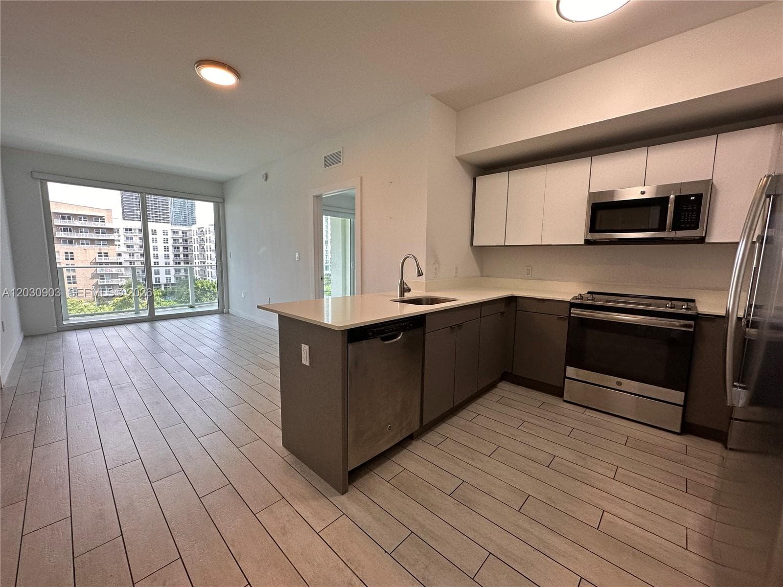 321 NE 26th St # 601, Miami, FL 33137 photo 2