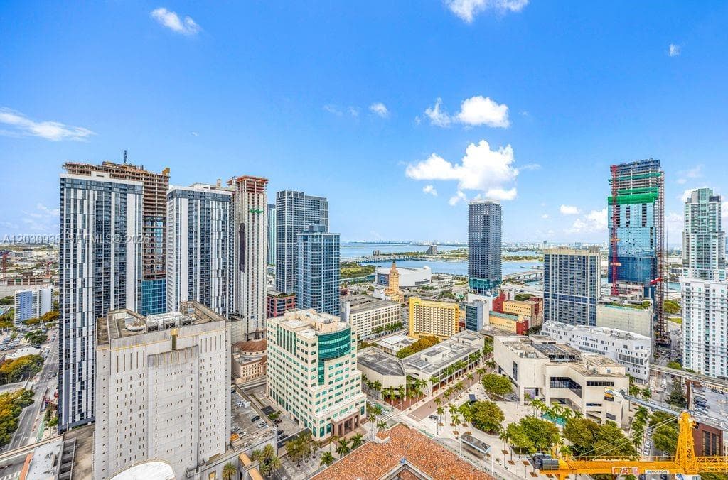 225 N Miami Ave # 3507, Miami, FL 33128 photo 2