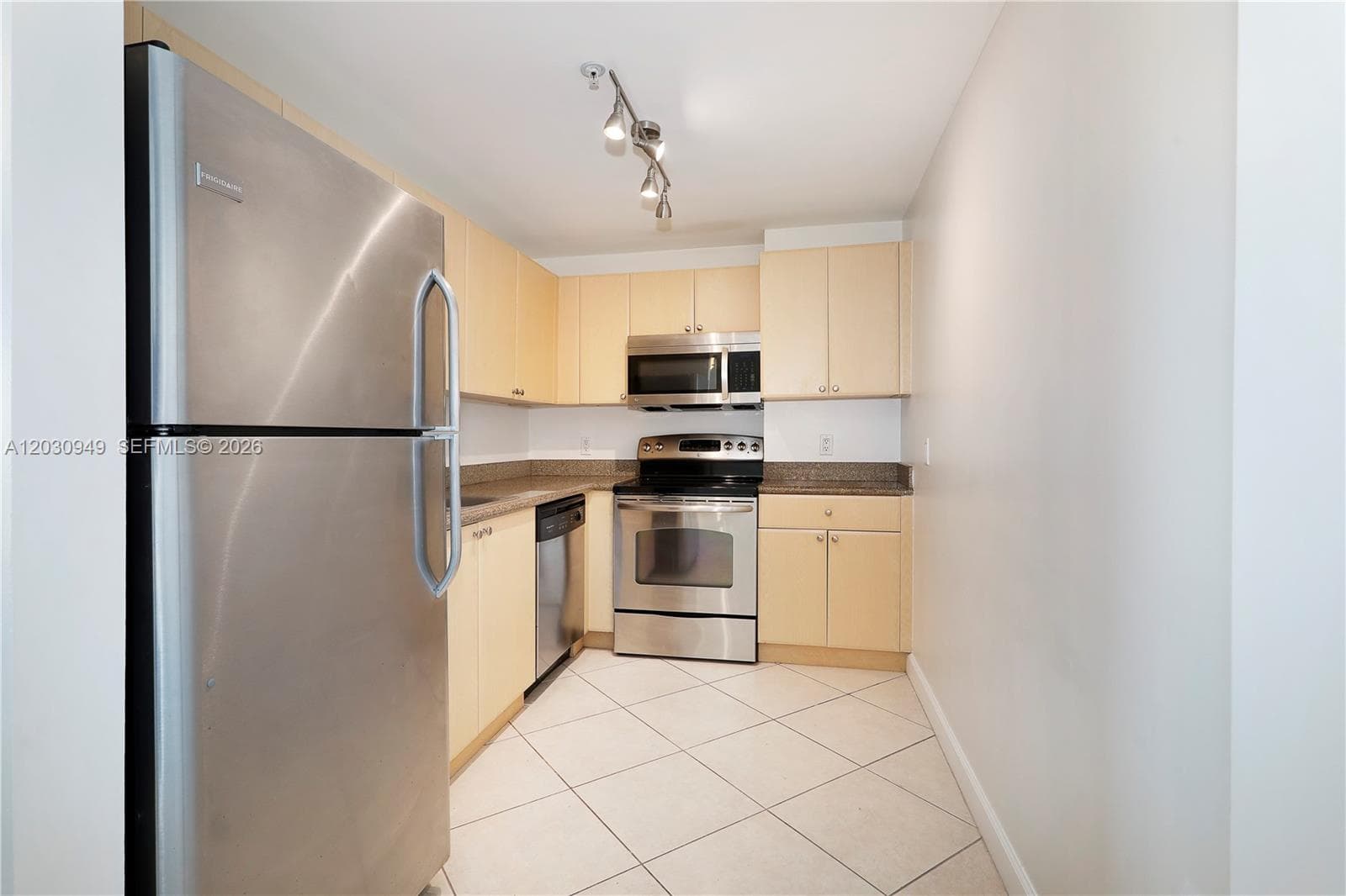 2280 SW 32nd Ave # 605, Miami, FL 33145 photo 3