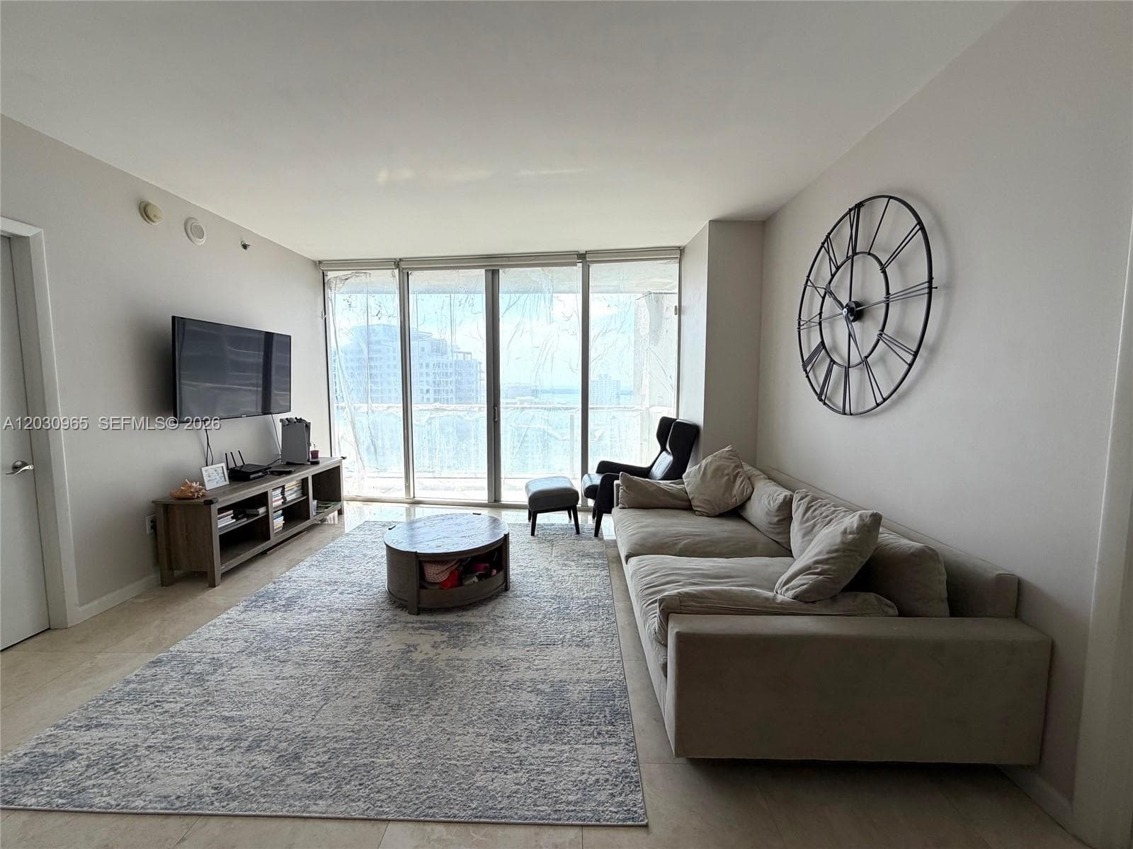 475 Brickell ave # 2707, Miami, FL 33131 photo 2