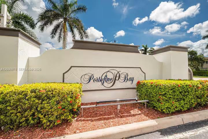 2327 NE 37th Ter, Homestead, FL 33033 photo 2