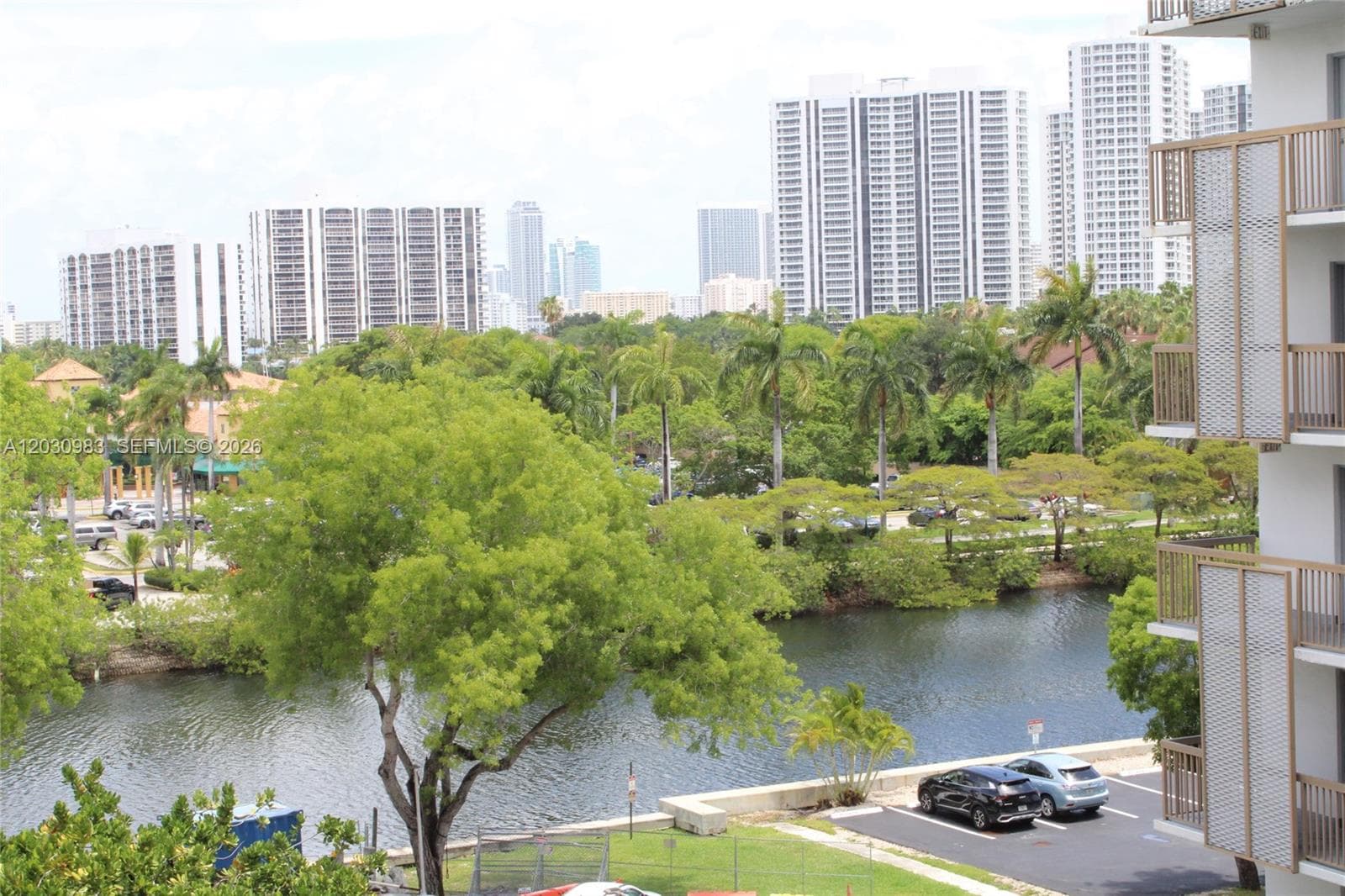 3475 N Country Club Dr # 608, Aventura, FL 33180 photo 3