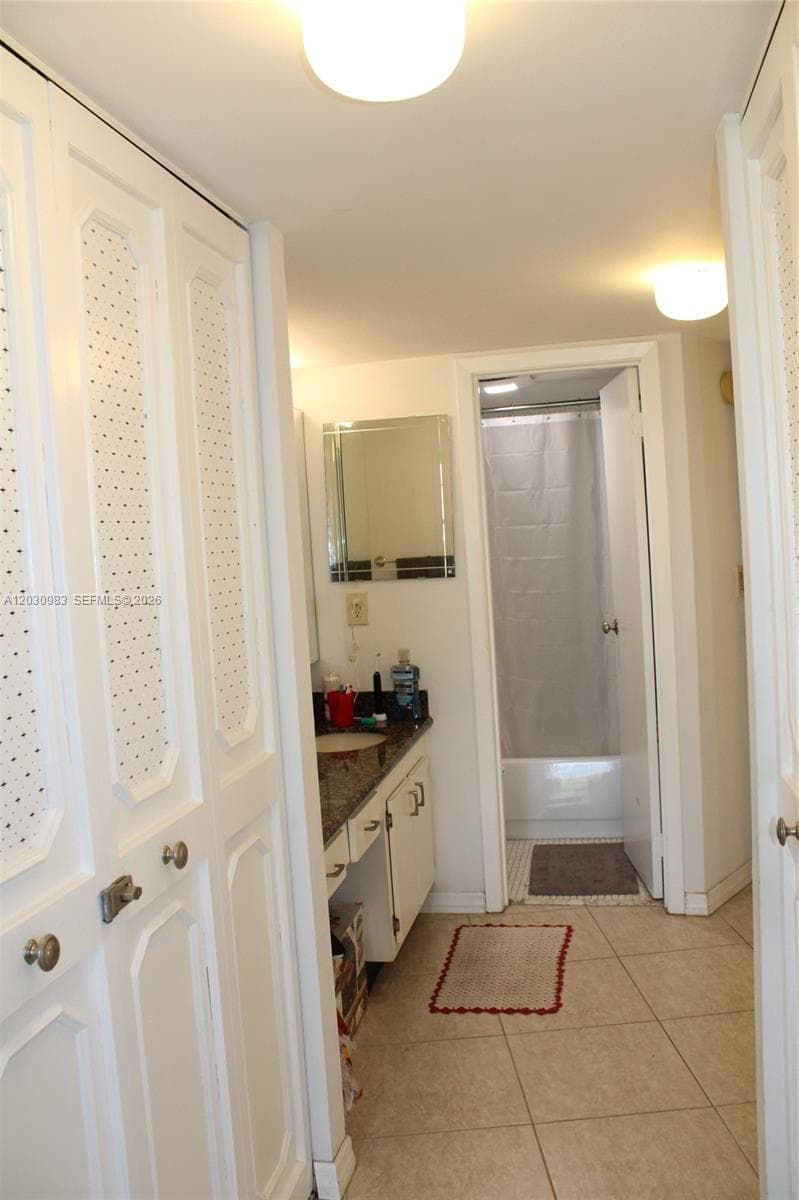 3475 N Country Club Dr # 608, Aventura, FL 33180 photo 5