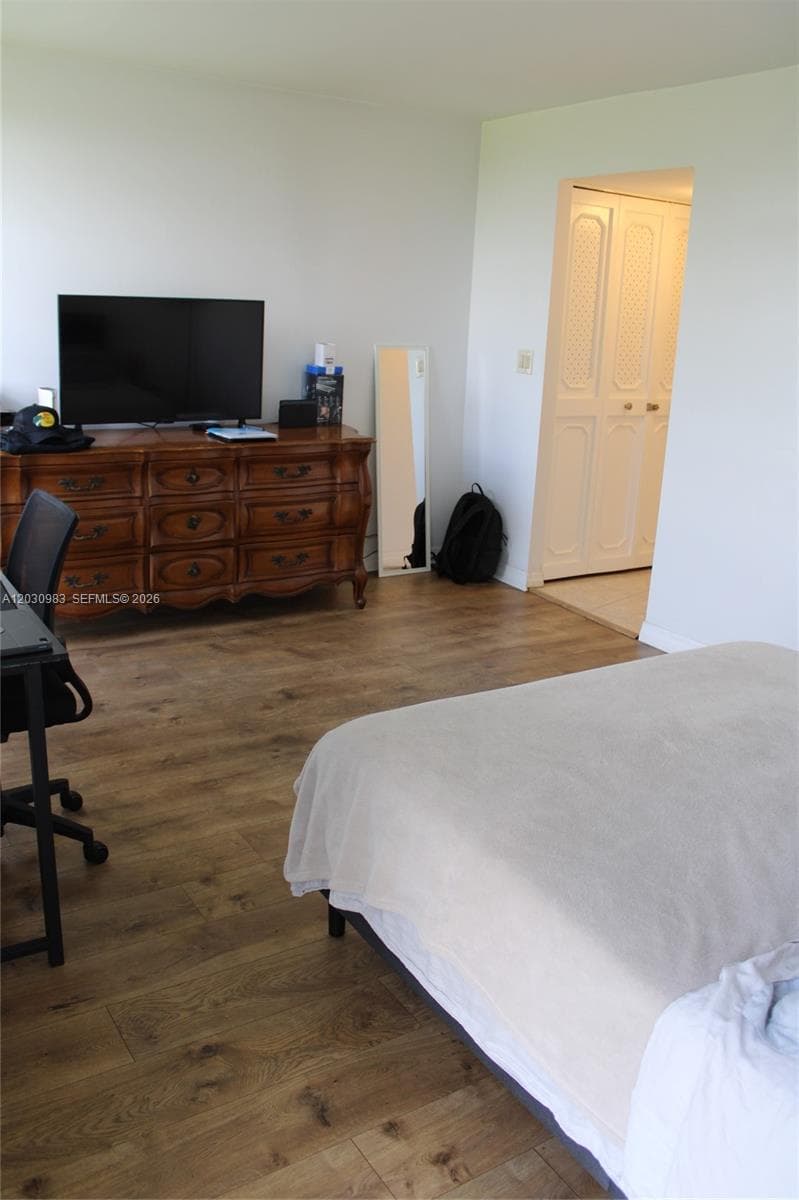 3475 N Country Club Dr # 608, Aventura, FL 33180 photo 4