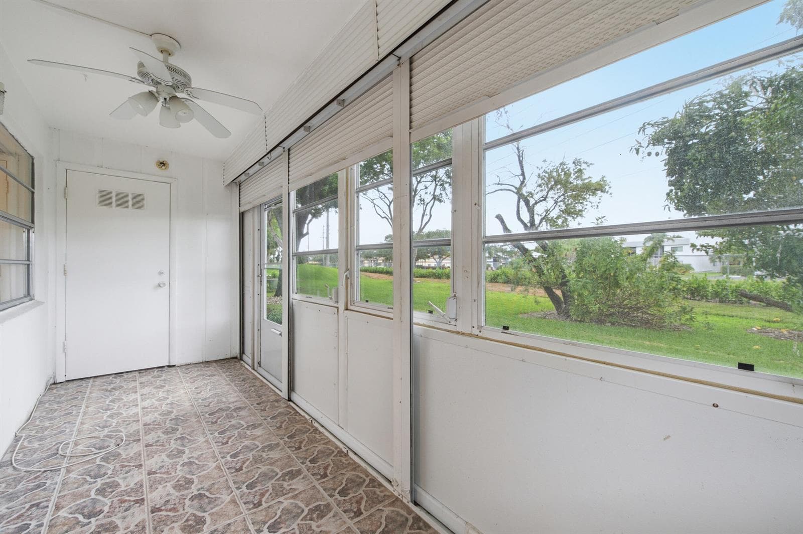 442 Normandy J, Delray Beach, FL 33484 photo 2
