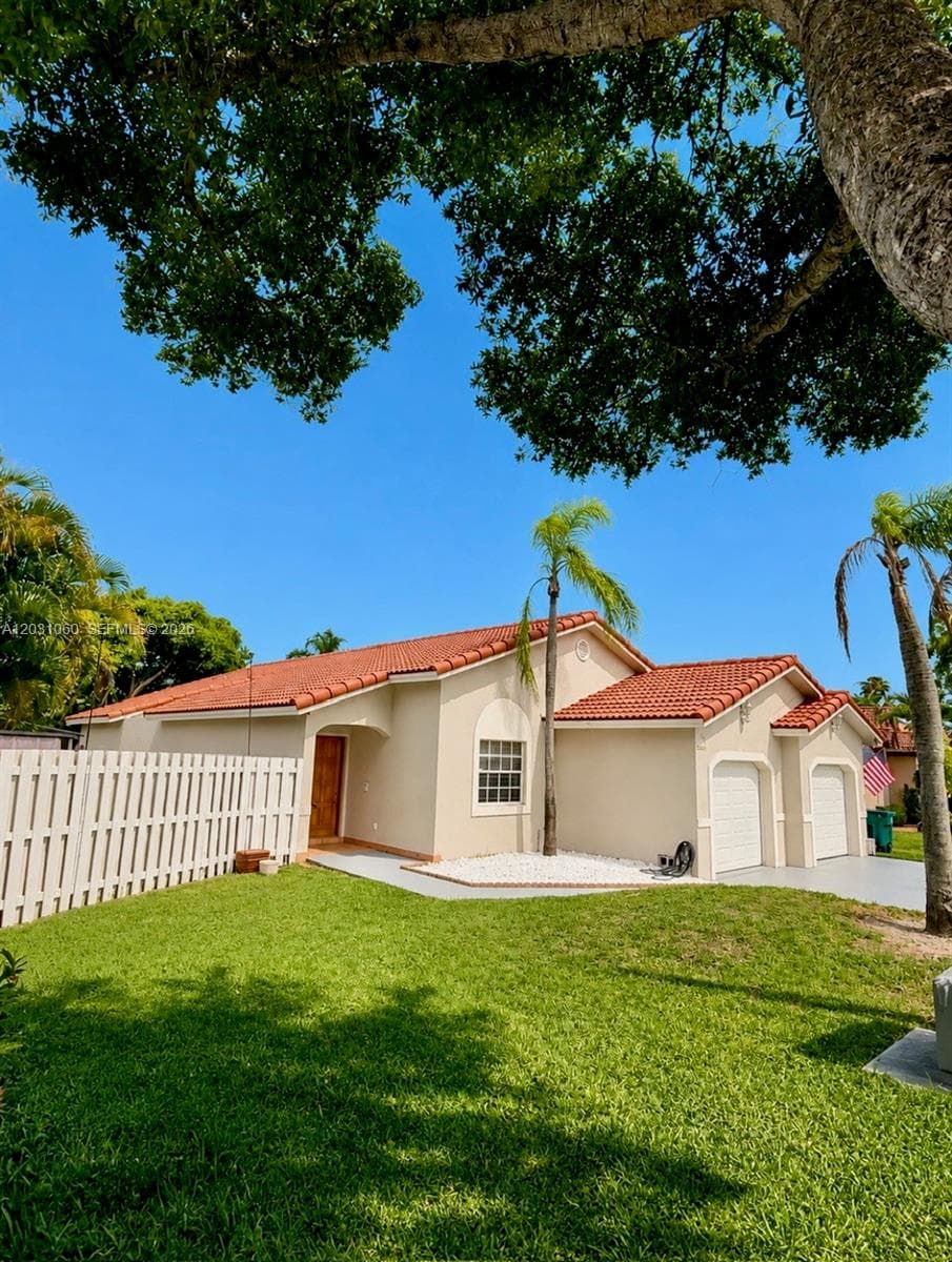18145 NW 61st Ave, Hialeah, FL 33015 photo 2