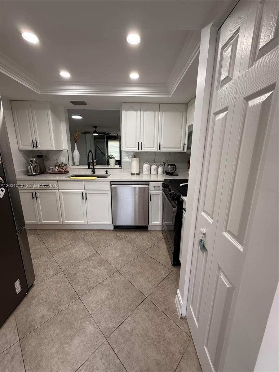 1020 NW 80th Ave # 104, Margate, FL 33063 photo 2