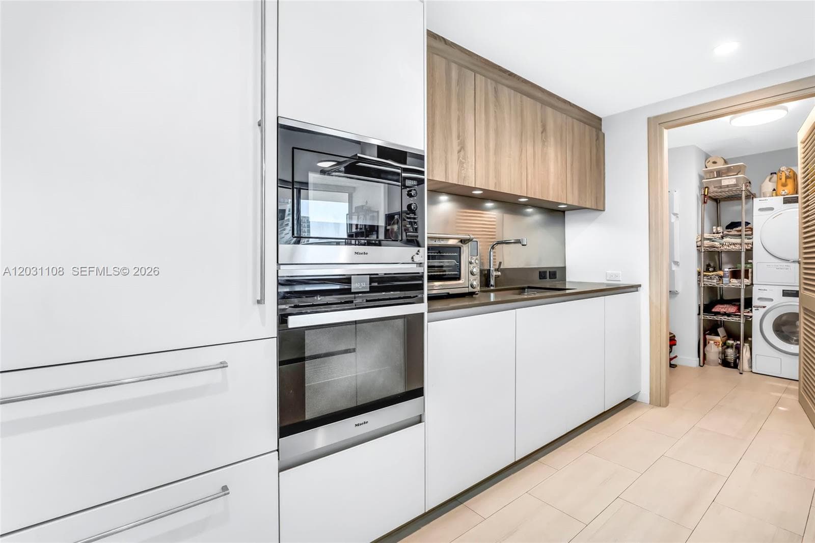 1000 Brickell Plz # 4609, Miami, FL 33131 photo 2