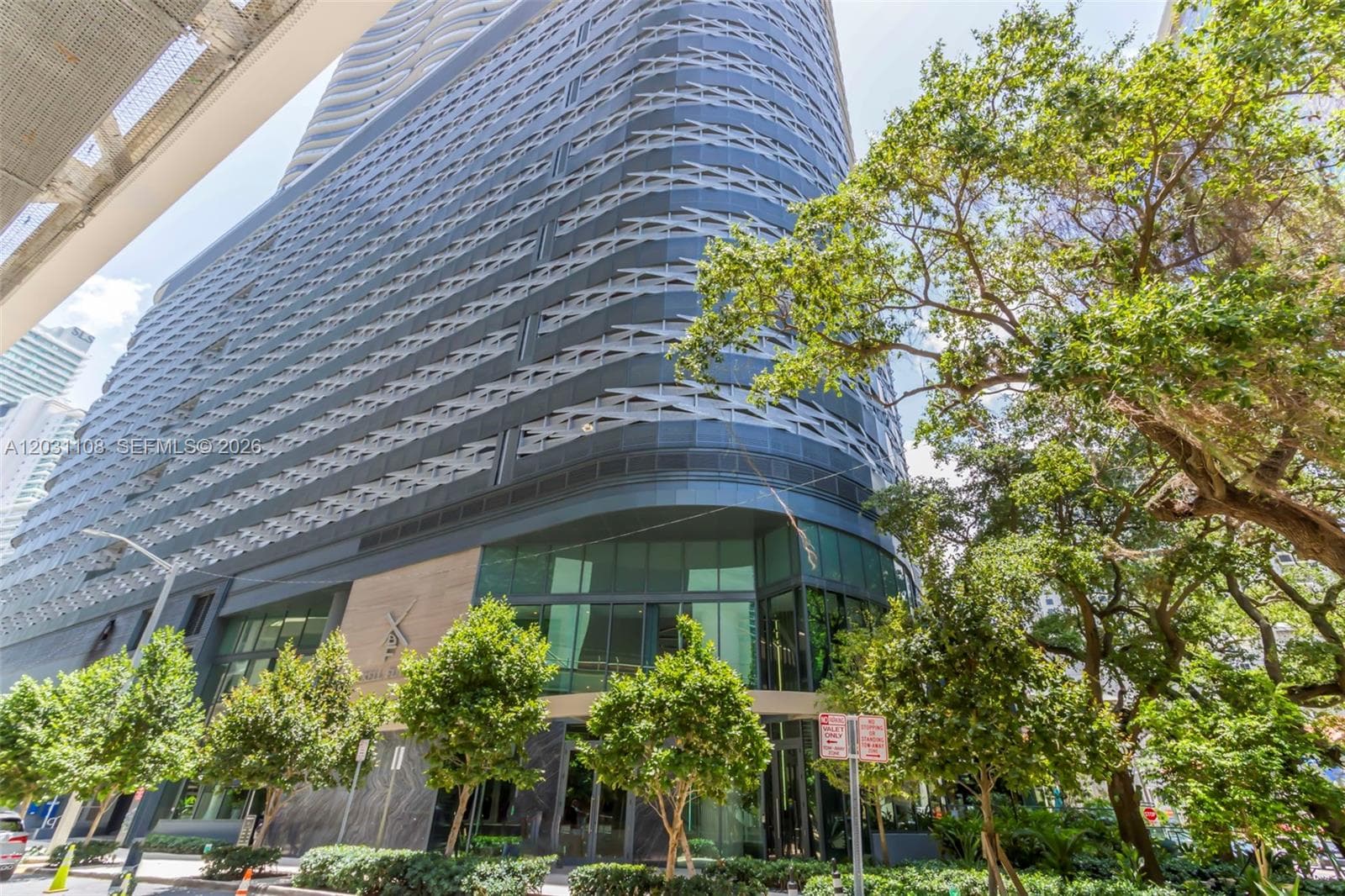 1000 Brickell Plz # 4609, Miami, FL 33131 photo 4