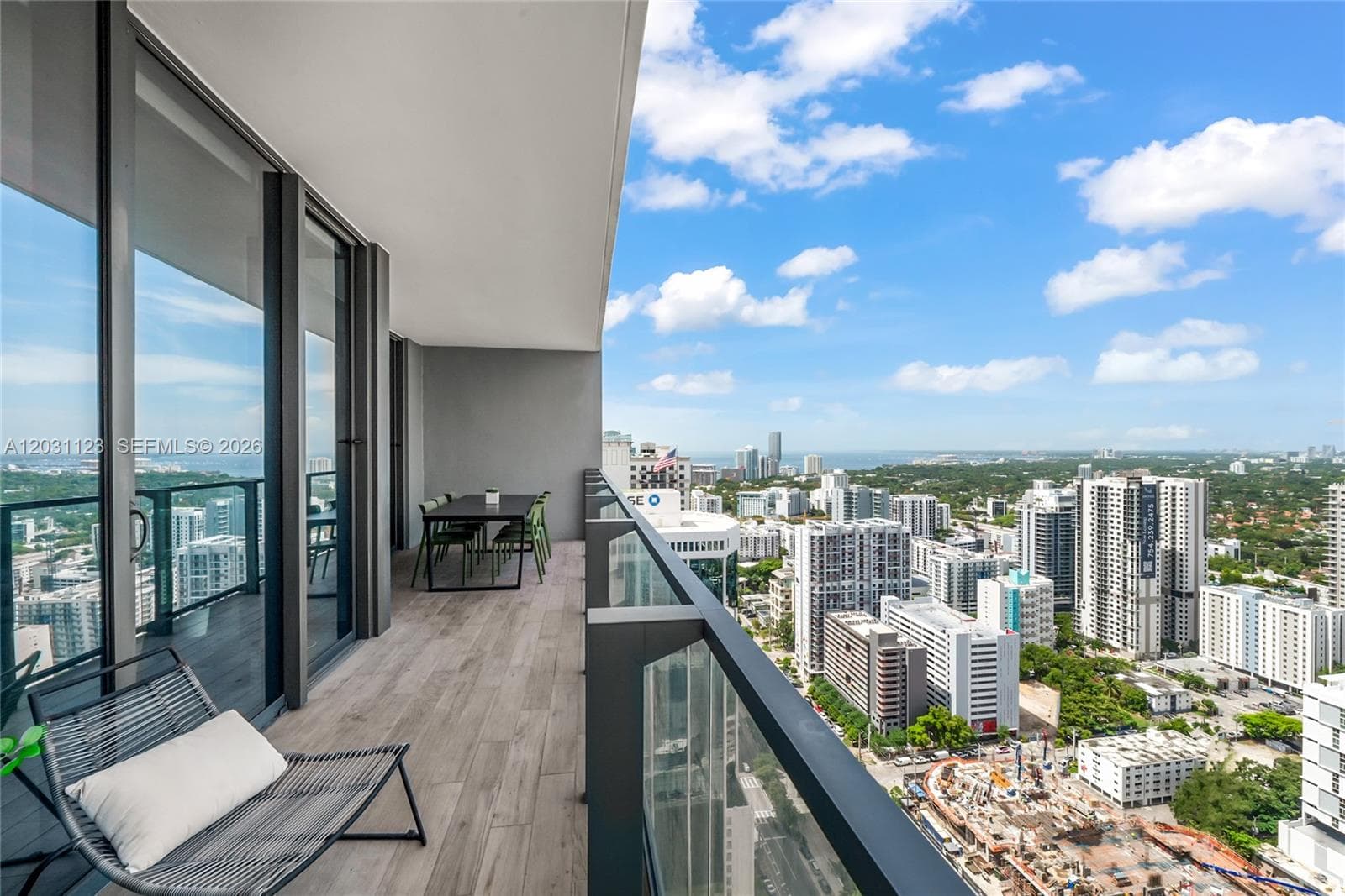 88 SW 7th St # 3208, Miami, FL 33130 photo 2
