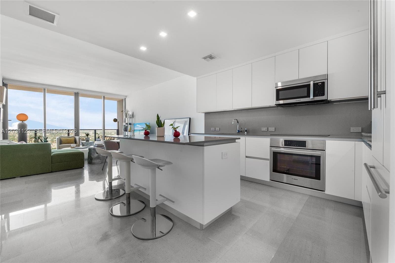 88 SW 7th St # 3208, Miami, FL 33130 photo 3