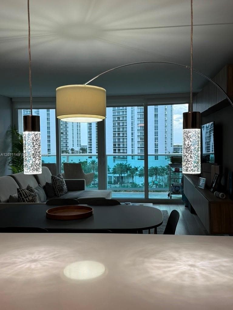100 Bayview Dr # 912, Sunny Isles Beach, FL 33160 photo 5