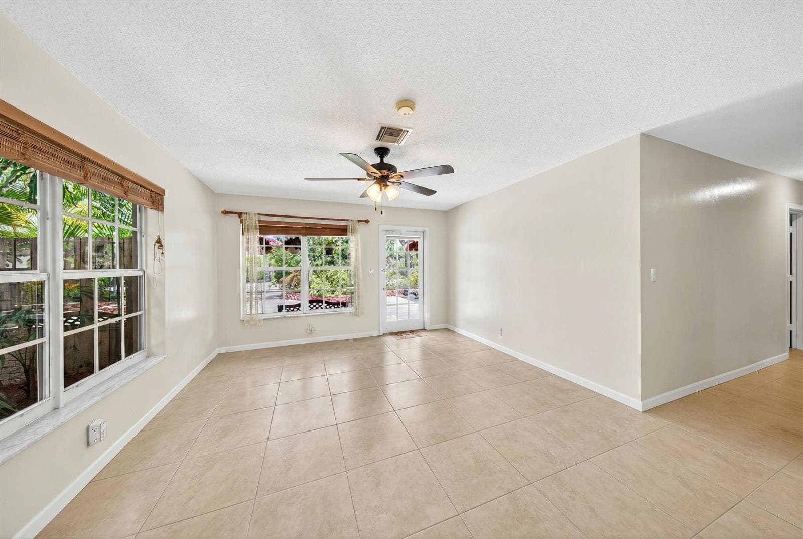 1540 NE 40th Street, Oakland Park, FL 33334 photo 3
