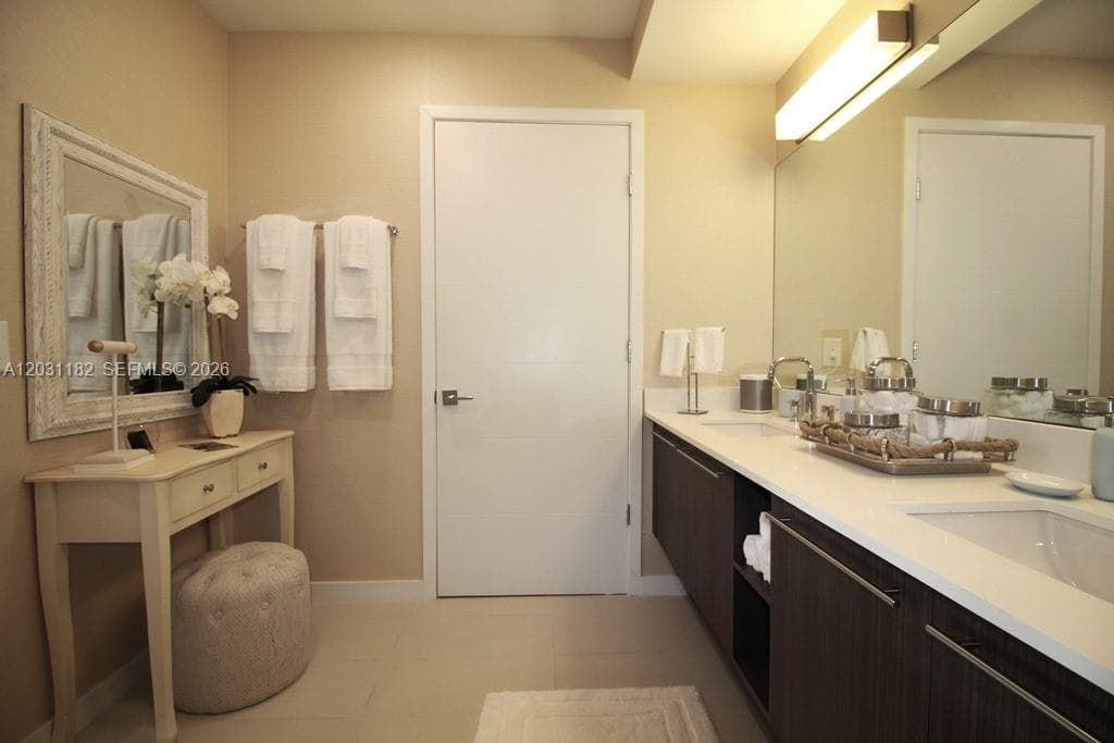 7751 NW 107th Ave # 805, Doral, FL 33178 photo 5