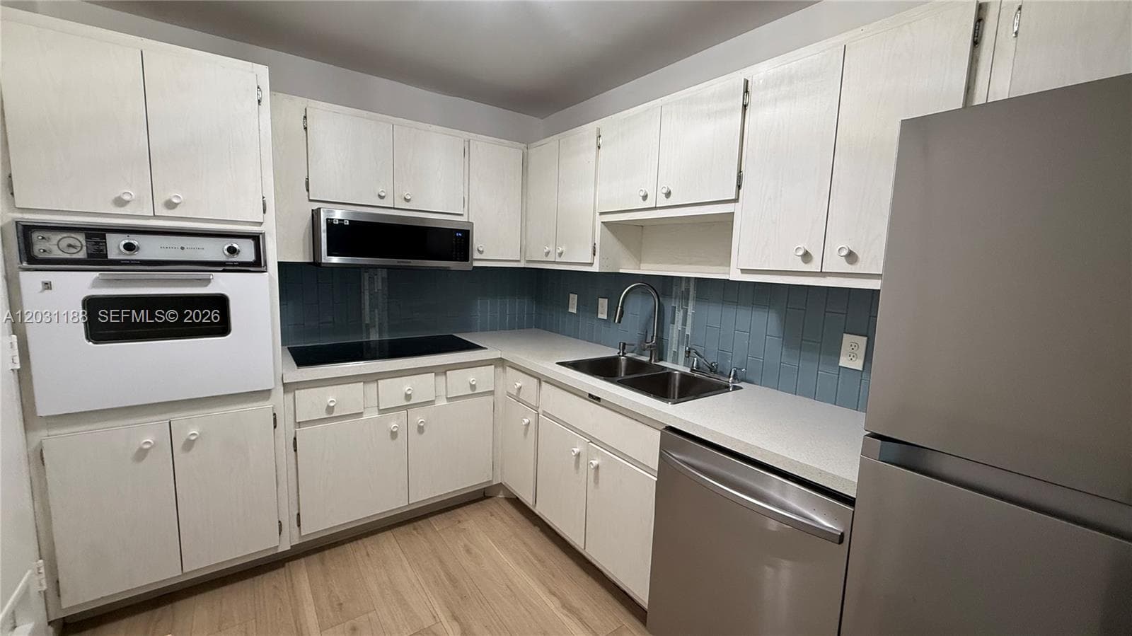 400 Kings Point Dr # 316, Sunny Isles Beach, FL 33160 photo 2