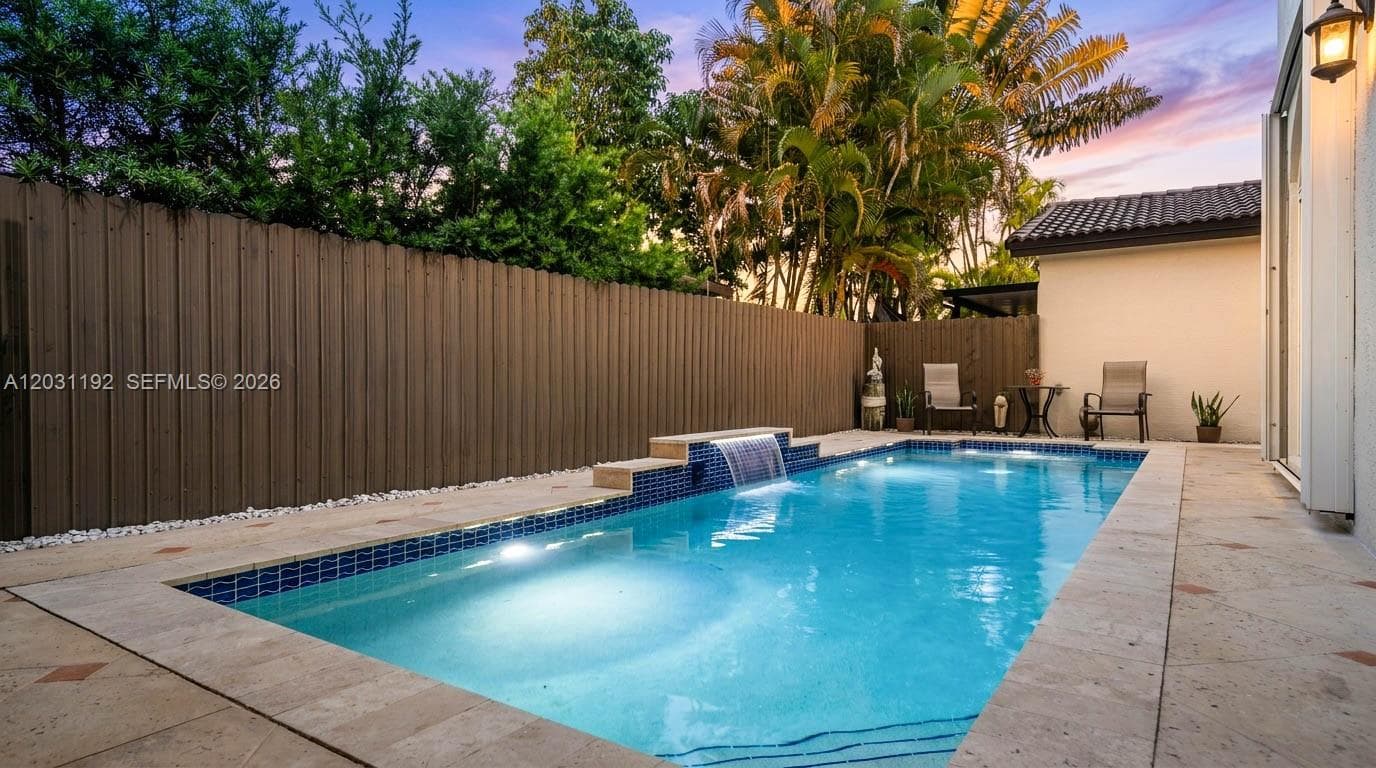 1084 SW 142nd Pl, Miami, FL 33184 photo 2