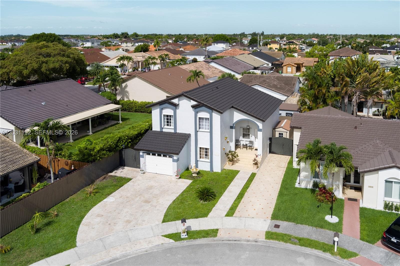 1084 SW 142nd Pl, Miami, FL 33184 photo 3