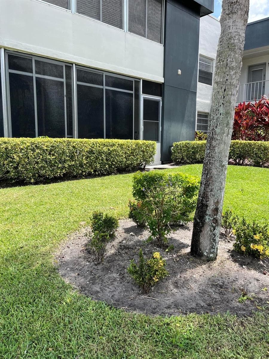 358 Burgundy H, Delray Beach, FL 33484 photo 3