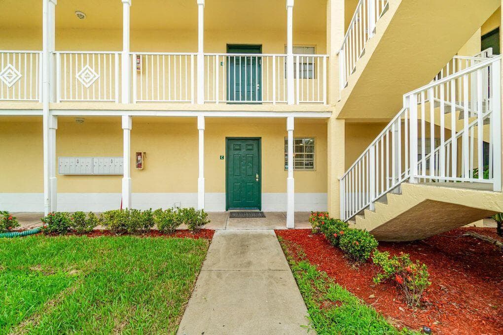 6324 La Costa Drive # C, Boca Raton, FL 33433 photo 4