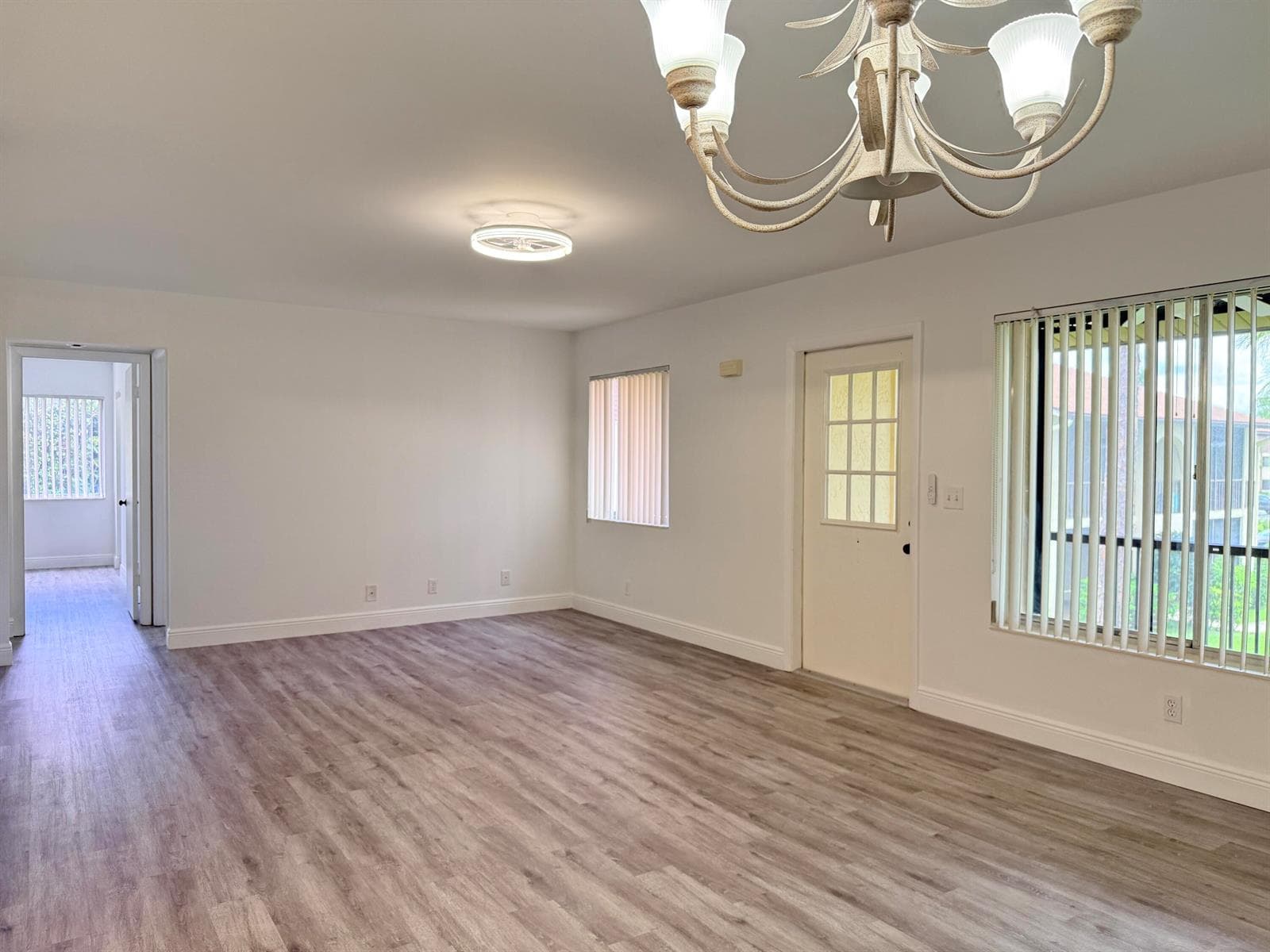 318 Knotty Pine Circle # D-2, FL 33463 photo 5