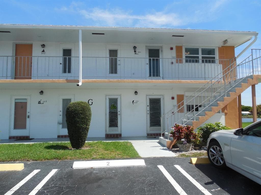 1116 Lake Terrace # 214, Boynton Beach, FL 33426 photo 3