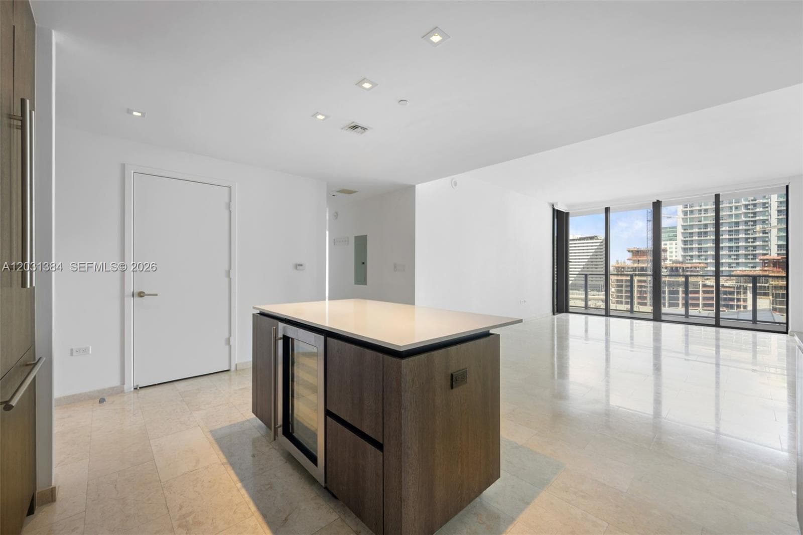 68 SE 6th St # 910, Miami, FL 33131 photo 2