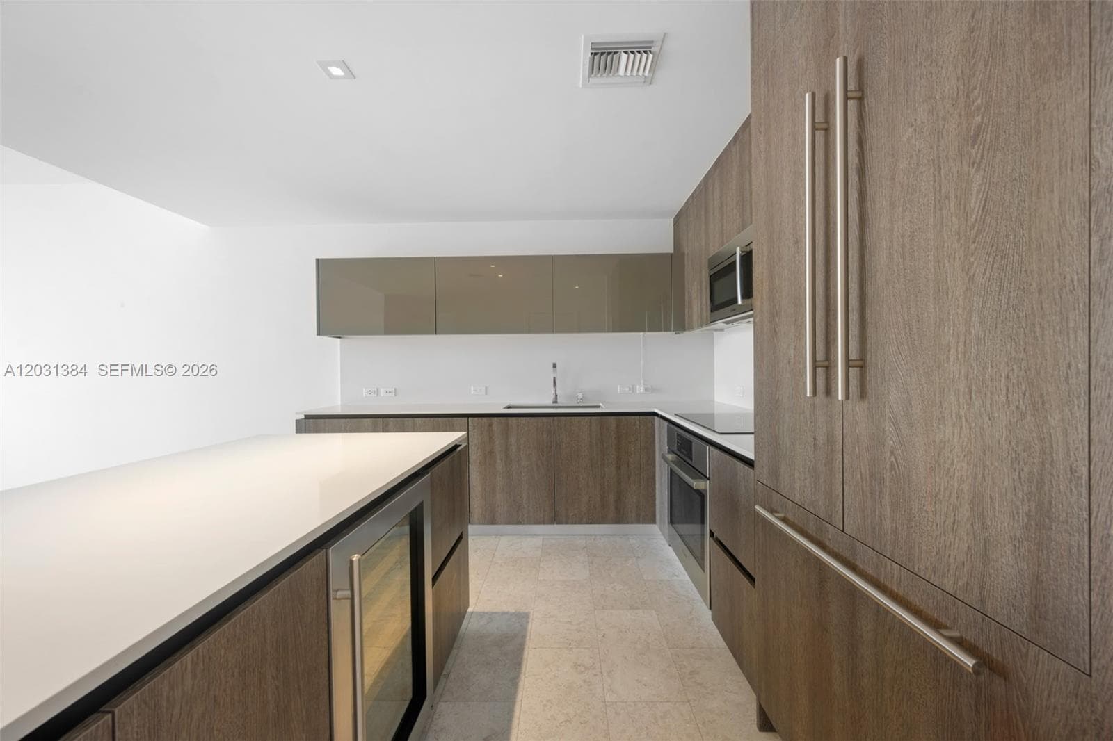 68 SE 6th St # 910, Miami, FL 33131 photo 3