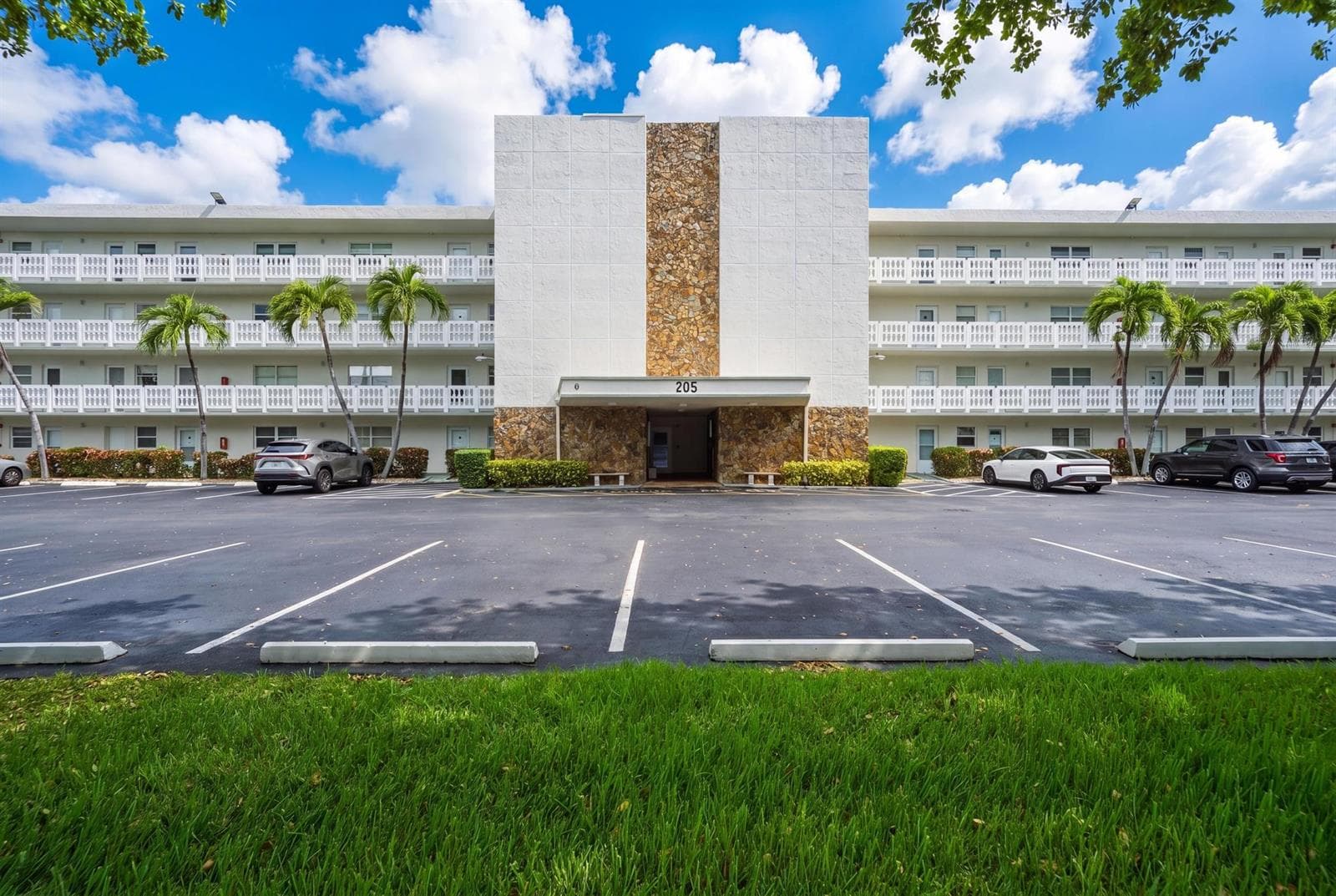 205 SE 11th Terrace # 403, Dania Beach, FL 33004 photo 3