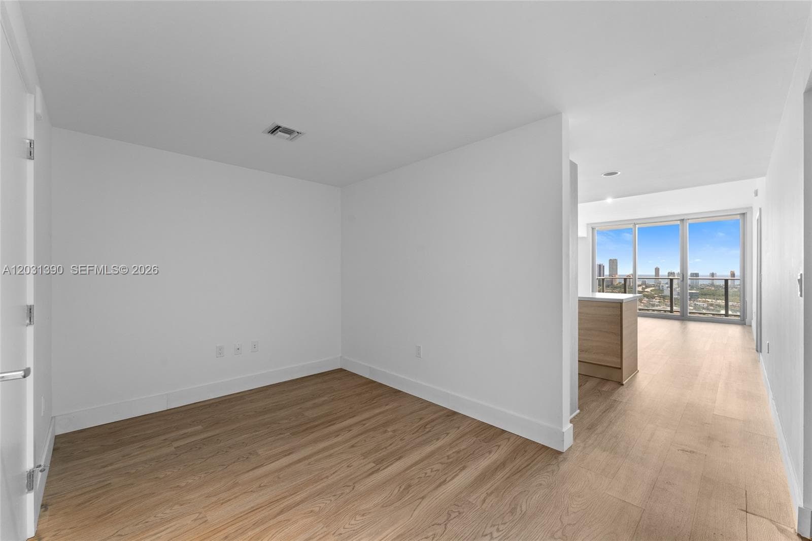 16385 Biscayne Blvd # 3120, North Miami Beach, FL 33160 photo 3