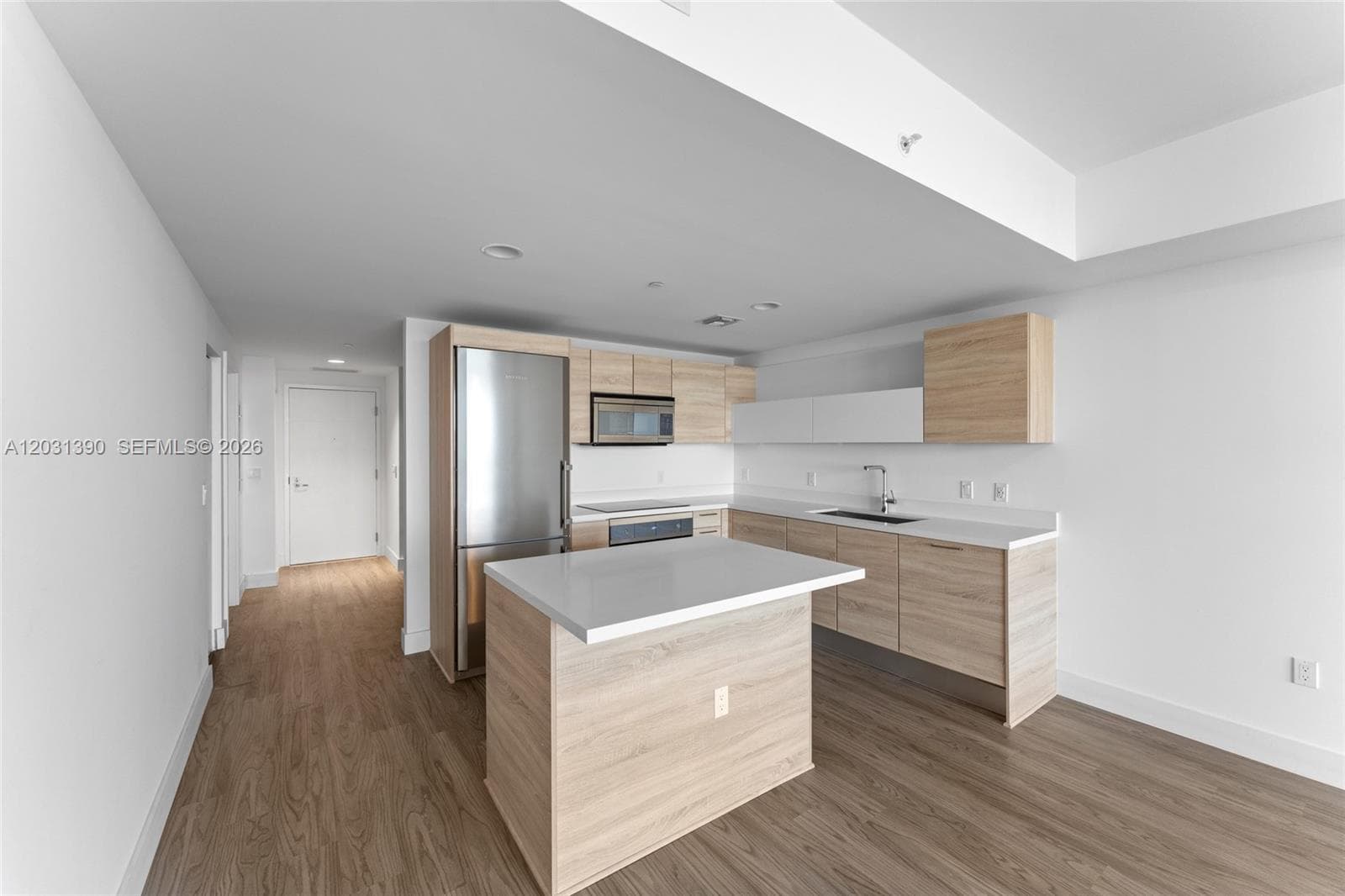 16385 Biscayne Blvd # 3120, North Miami Beach, FL 33160 photo 5