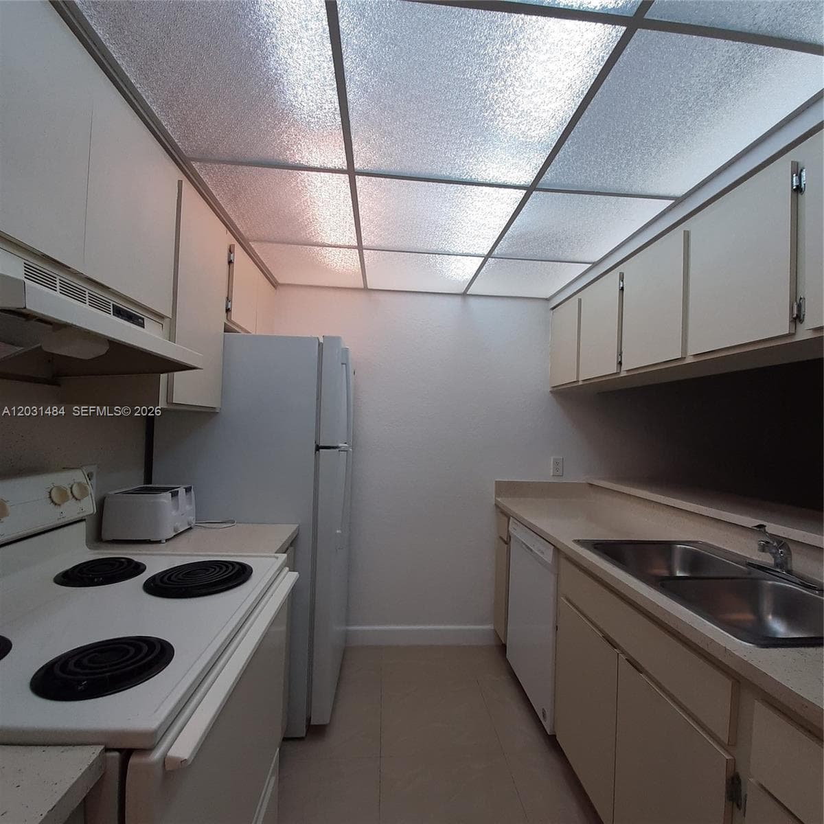 8160 GENEVA WY # 316, Miami, FL 33166 photo 2