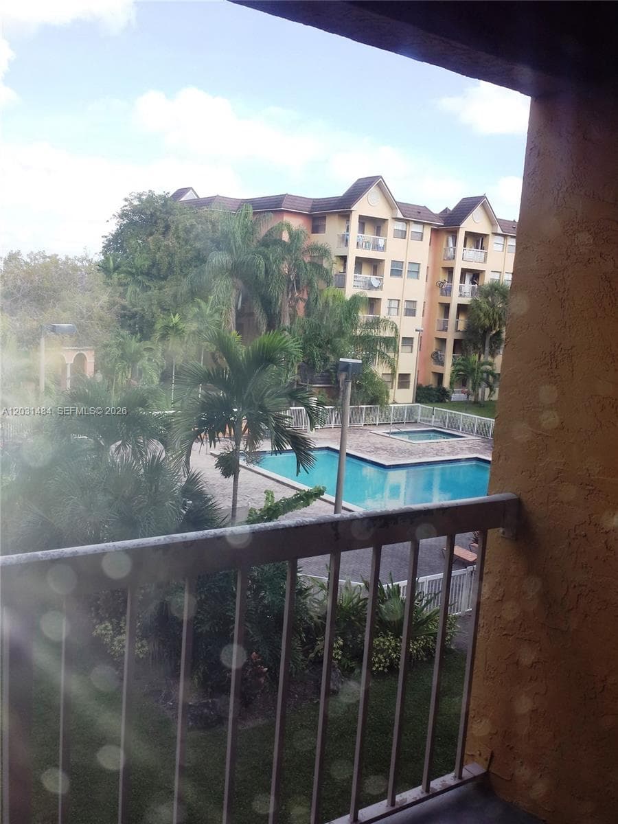 8160 GENEVA WY # 316, Miami, FL 33166 photo 4