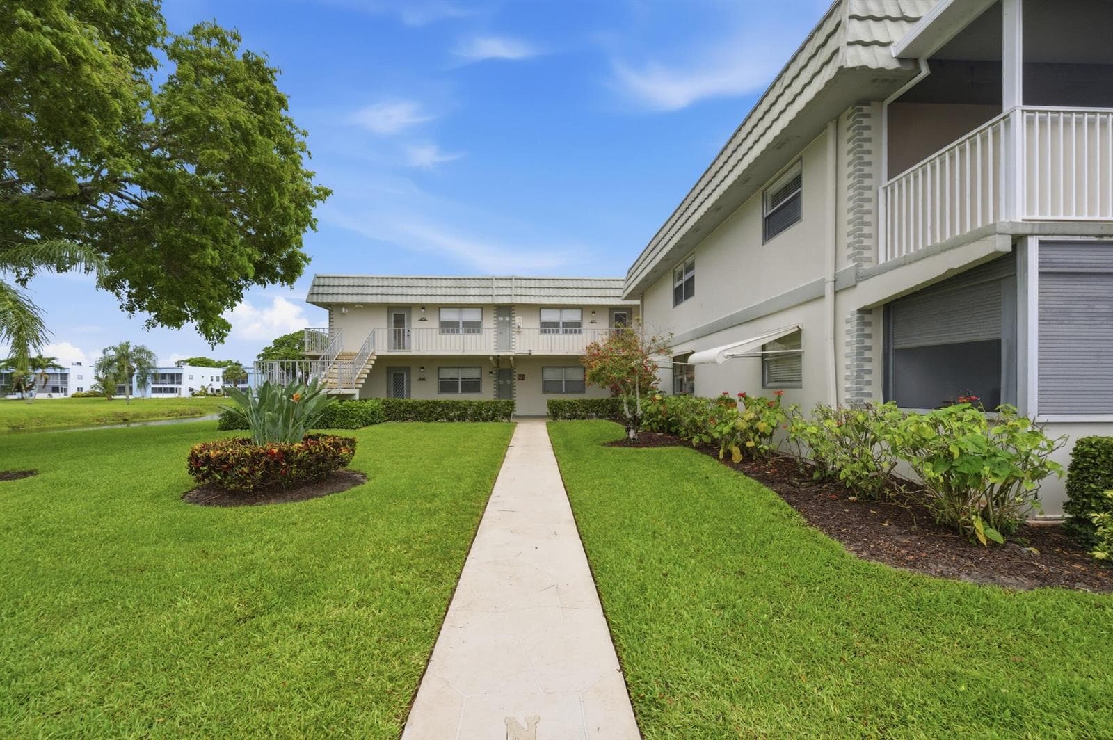 670 Monaco N, Delray Beach, FL 33446 photo 2