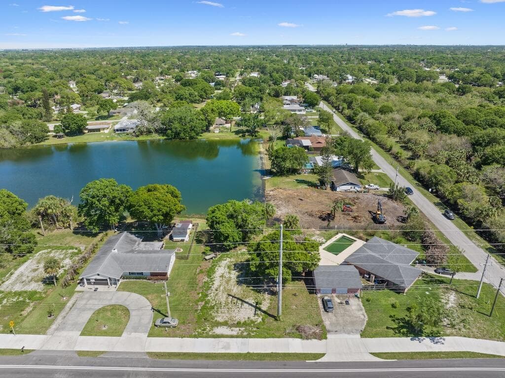 6204 Emerson Avenue, Fort Pierce, FL 34951 photo 2