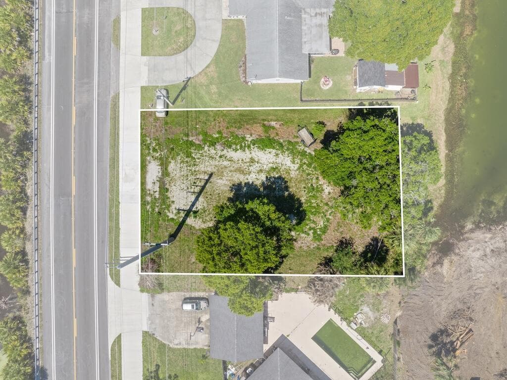 6204 Emerson Avenue, Fort Pierce, FL 34951 photo 3