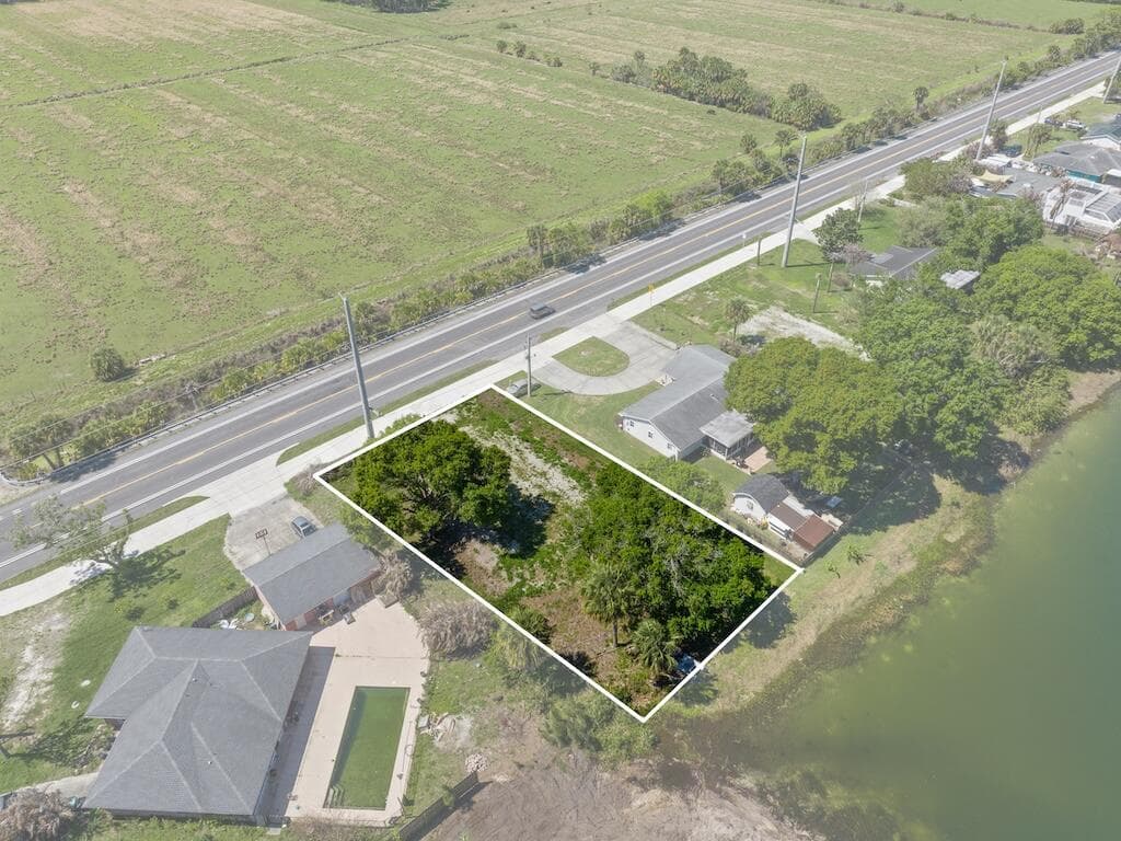 6204 Emerson Avenue, Fort Pierce, FL 34951 photo 5